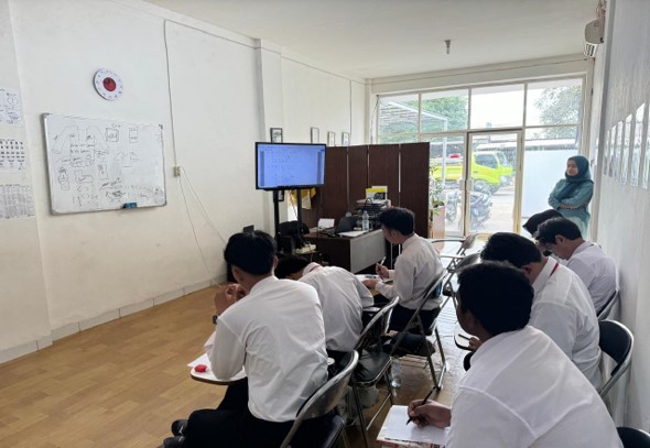 Monitor dan Proyektor Nipponyume
